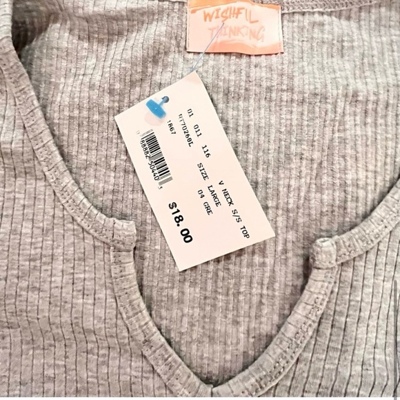 NWT- Set/2 Wishful Thinking Ribbed V-Neck T-Shirts Size: large - Picture 8 of 8